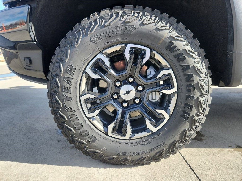 Used 2026 Chevrolet Silverado 1500 ZR2 image 34