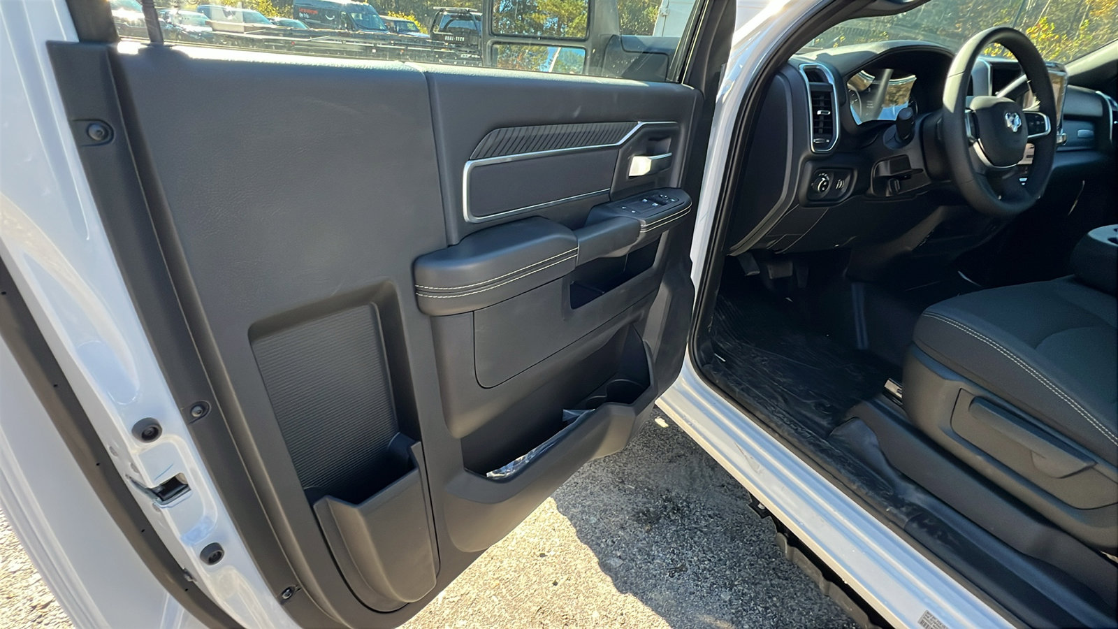 New 2025 RAM 5500 4x4 Regular Cab image 17