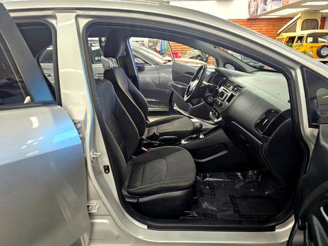 Used 2015 Kia Rio LX image 28
