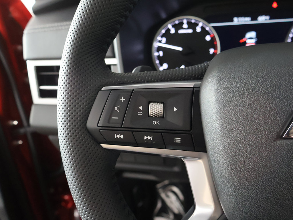 New 2026 Mitsubishi Outlander LE AWD/4WD image 38
