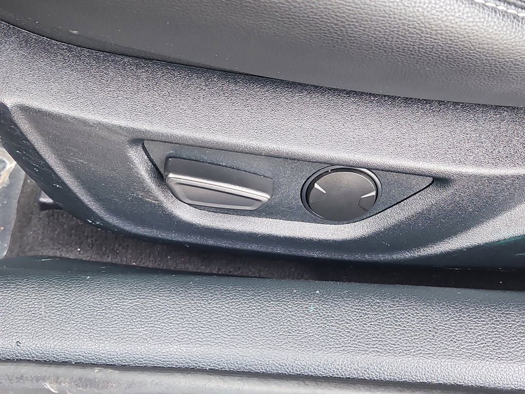 Used 2023 Ford Mustang Premium image 19