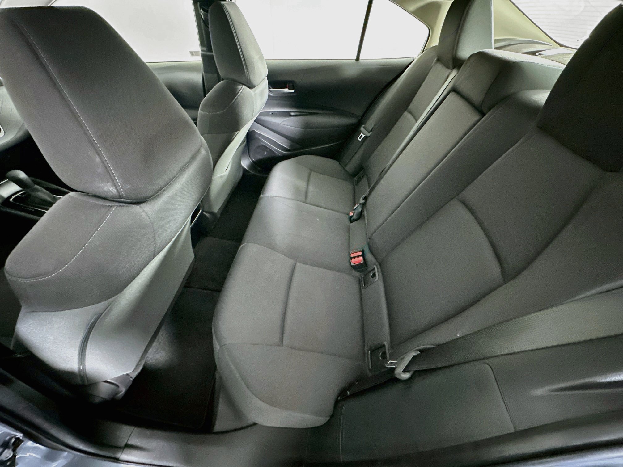 Used 2021 Toyota Corolla LE FWD image 26