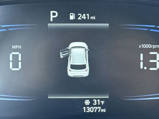 Used 2025 Hyundai Venue SEL image 16