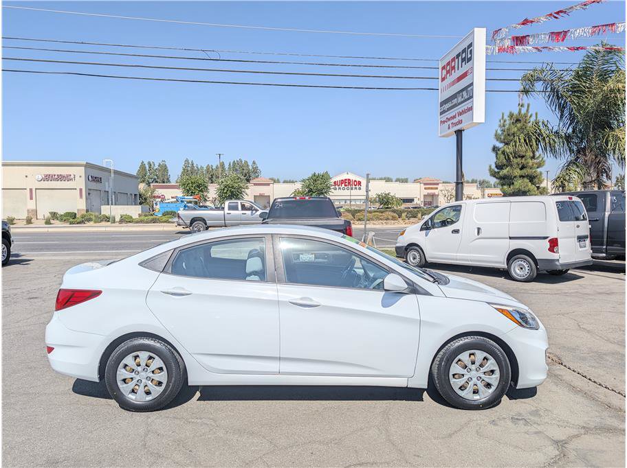 Used 2017 Hyundai Accent SE FWD image 4