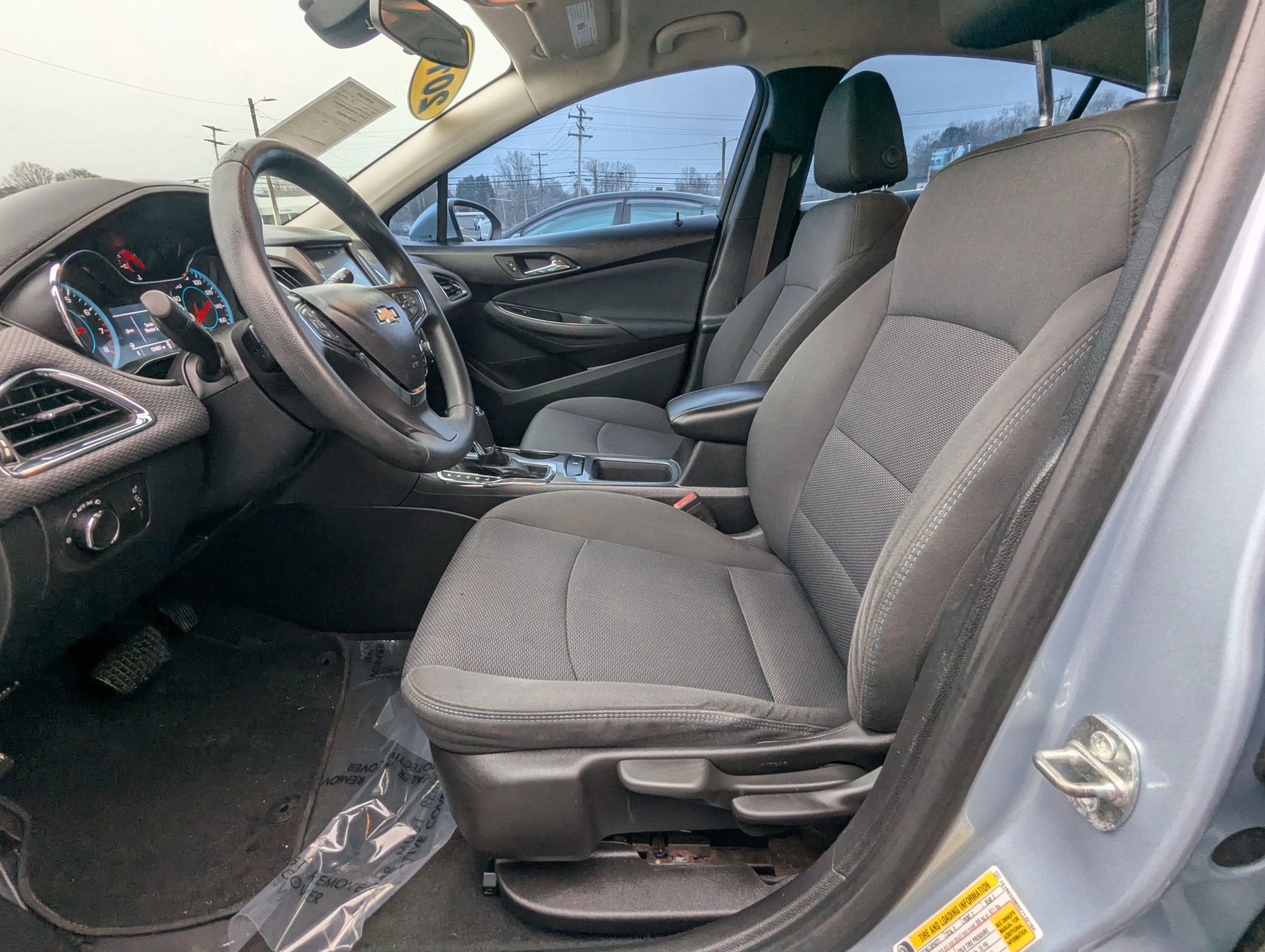 Used 2017 Chevrolet Cruze LT image 16