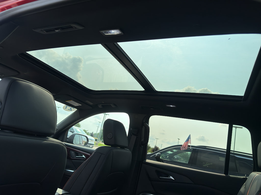 New 2027 Chevrolet Traverse RS w/ LPO, Floor Liner Package AWD/4WD image 39