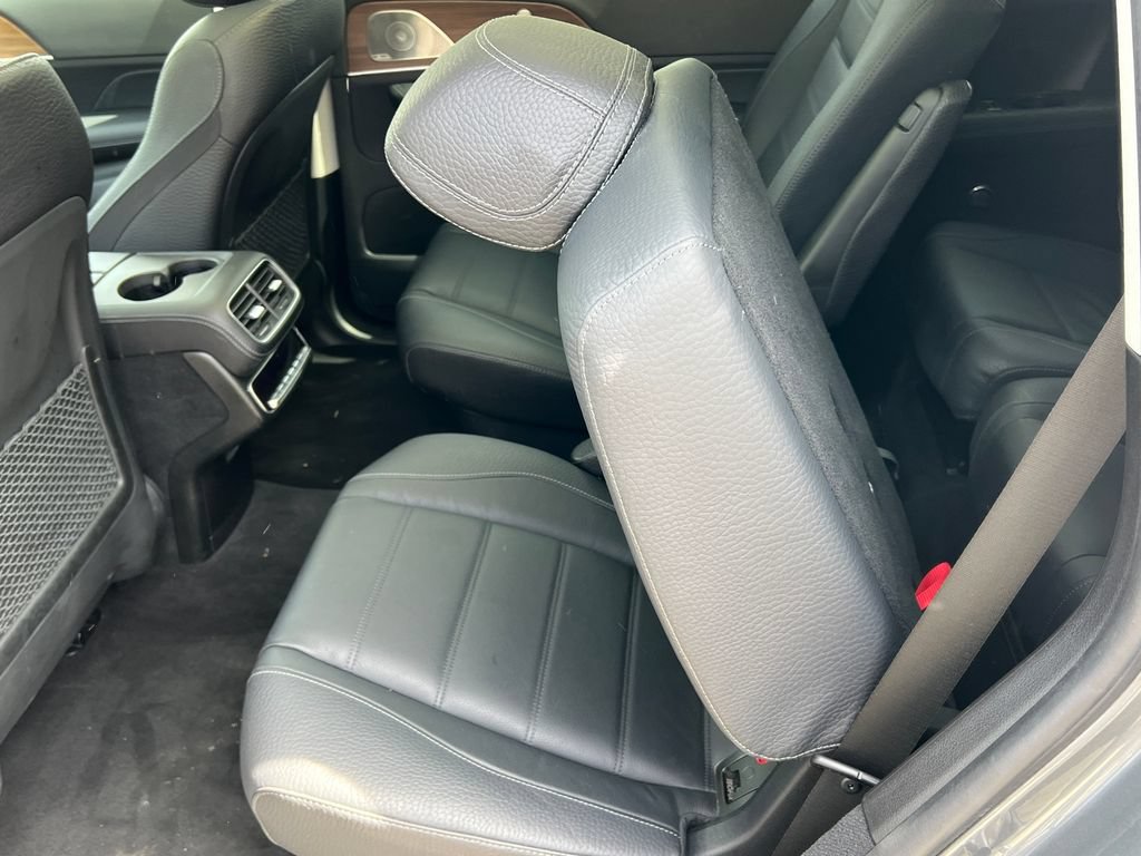 Used 2024 Mercedes-Benz GLS 450 4MATIC image 8