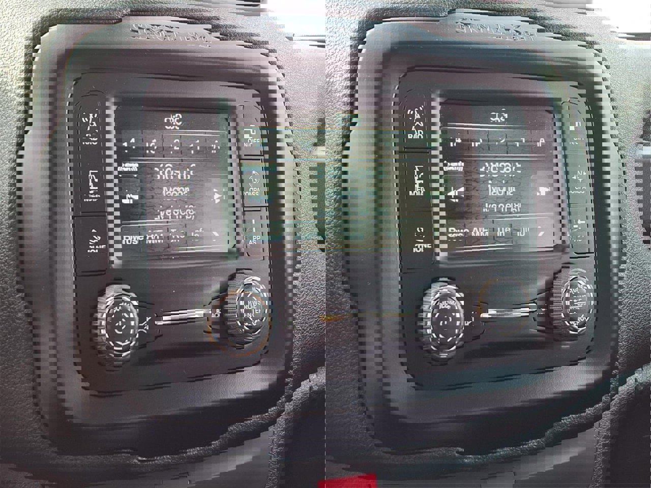 Used 2016 Jeep Renegade Trailhawk image 17