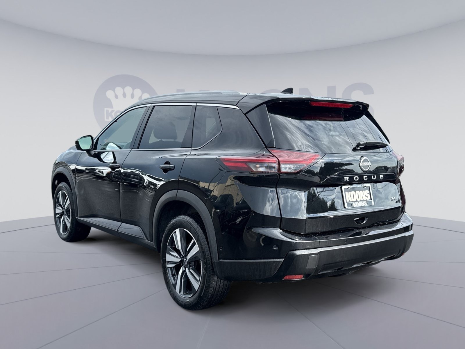 Used 2026 Nissan Rogue SL FWD image 4