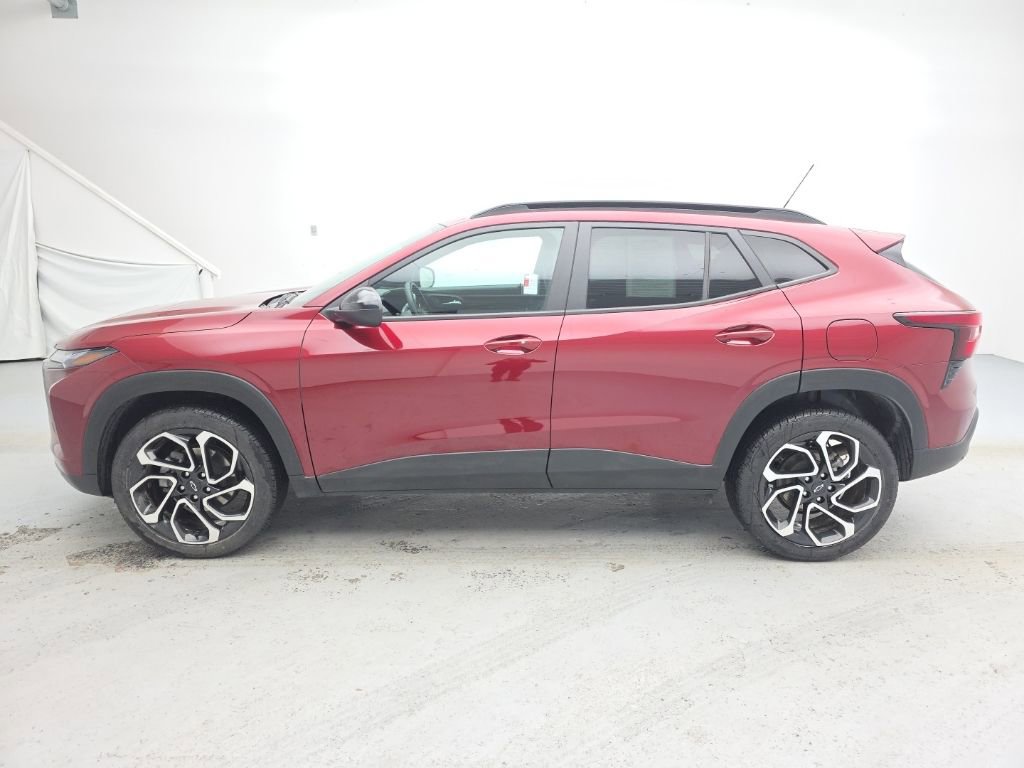 Used 2024 Chevrolet Trax RS w/ Driver Confidence Package image 8