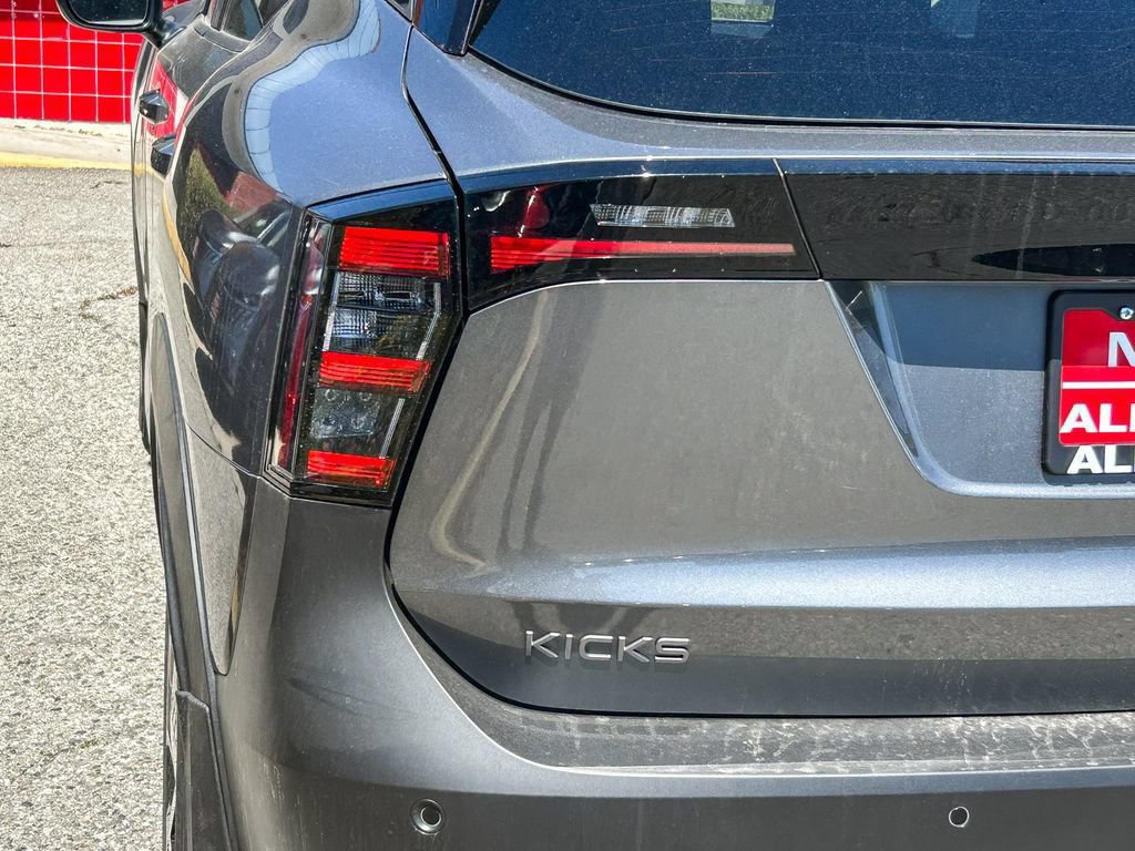 New 2026 Nissan Kicks SV w/ Charging Package FWD image 10