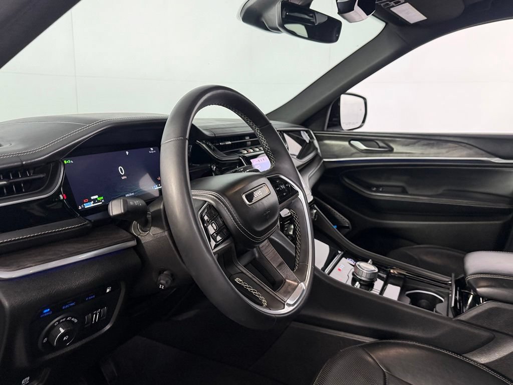 Certified 2022 Jeep Grand Cherokee Overland AWD/4WD image 23
