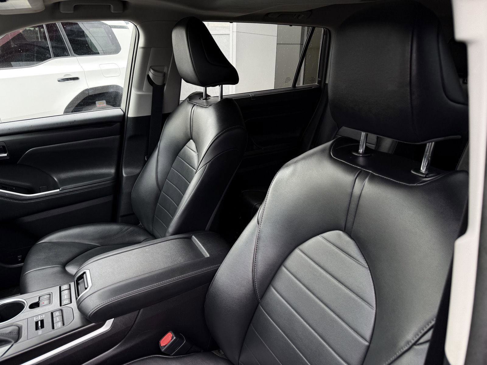 Certified 2020 Toyota Highlander XLE image 12