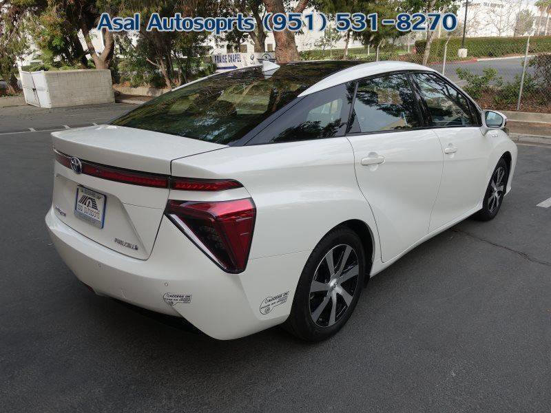 Used 2017 Toyota Mirai FWD image 19