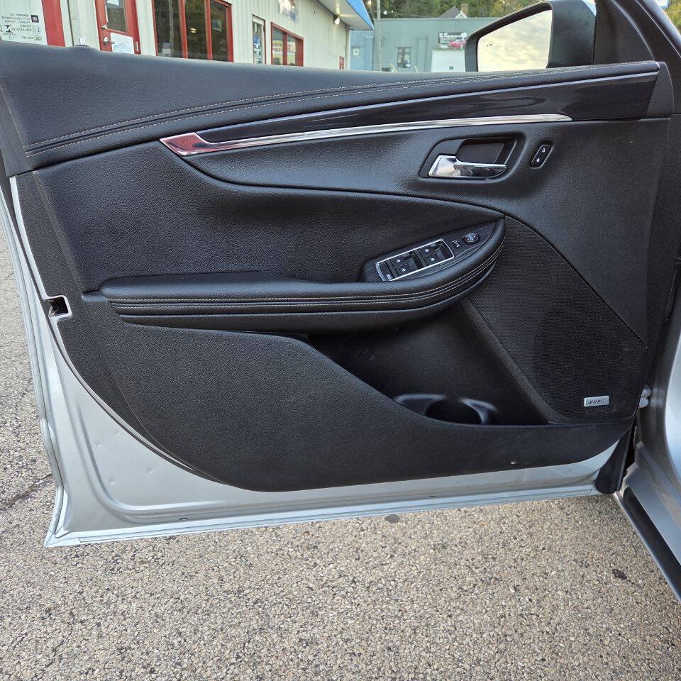 Used 2019 Chevrolet Impala Premier FWD image 13