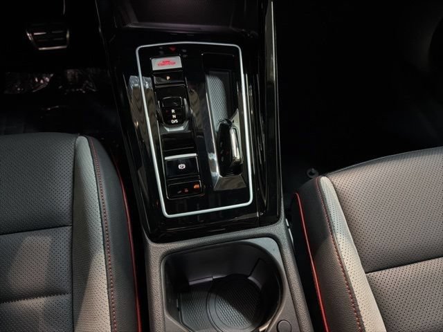 New 2026 Volkswagen GTI SE FWD image 25
