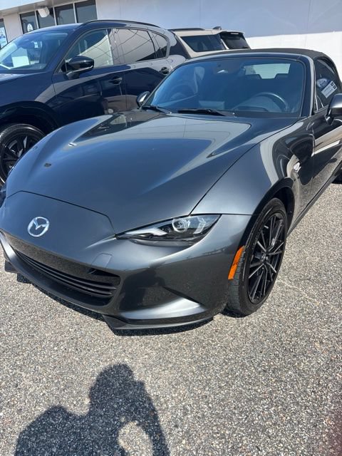 Used 2024 MAZDA MX-5 Miata Grand Touring w/ Weather Package RWD image 3