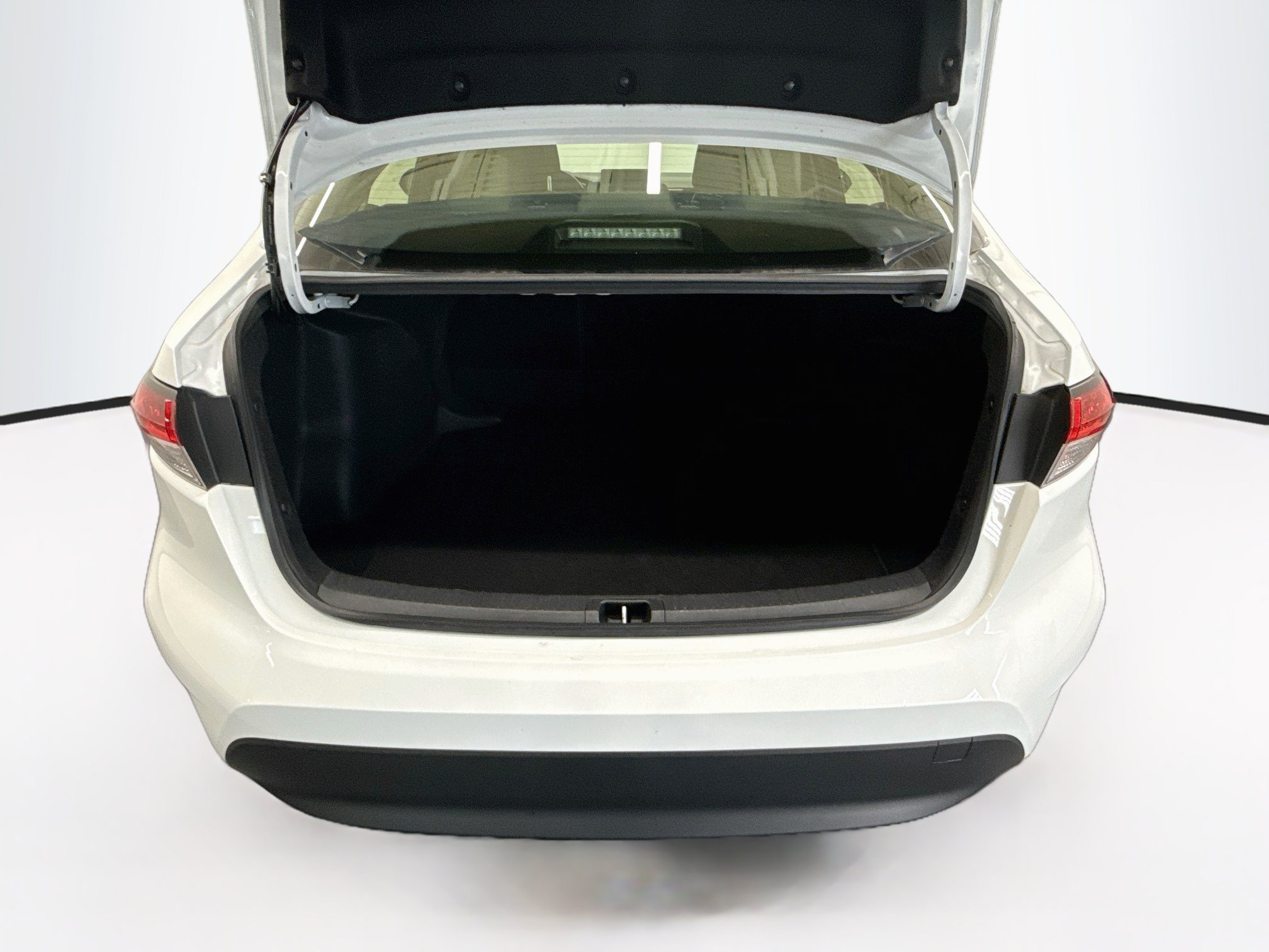 Used 2025 Toyota Corolla LE FWD image 28