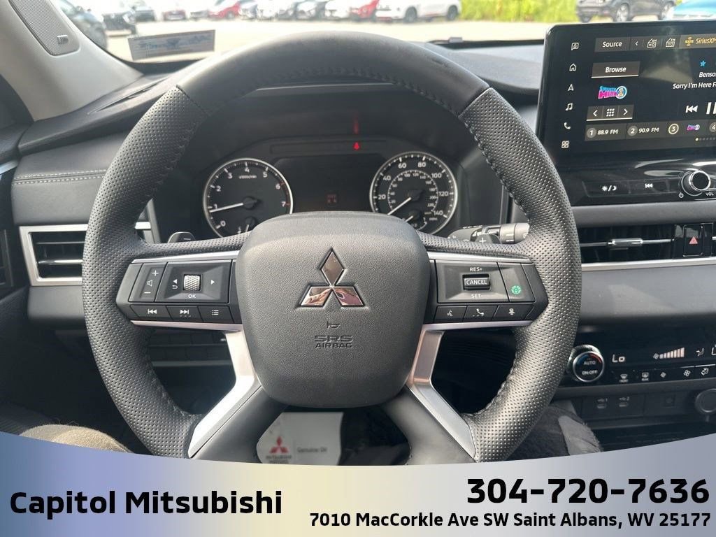 New 2025 Mitsubishi Outlander SE AWD/4WD image 24