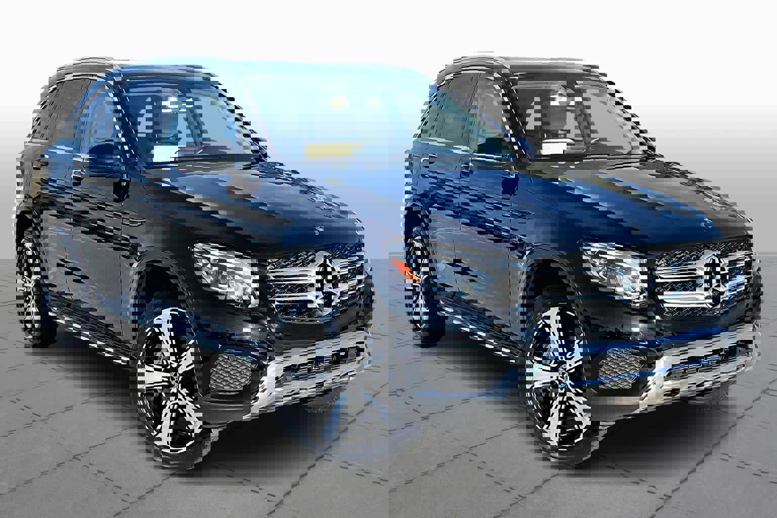 Used 2019 Mercedes-Benz GLC 350e 4MATIC image 3