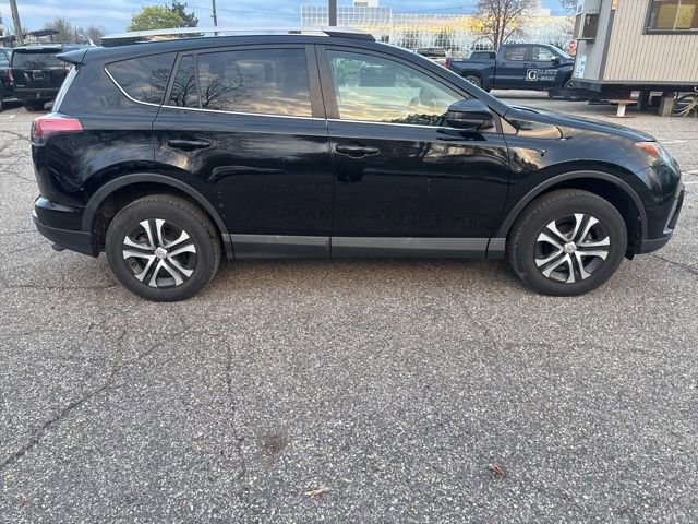 Used 2018 Toyota RAV4 LE image 2