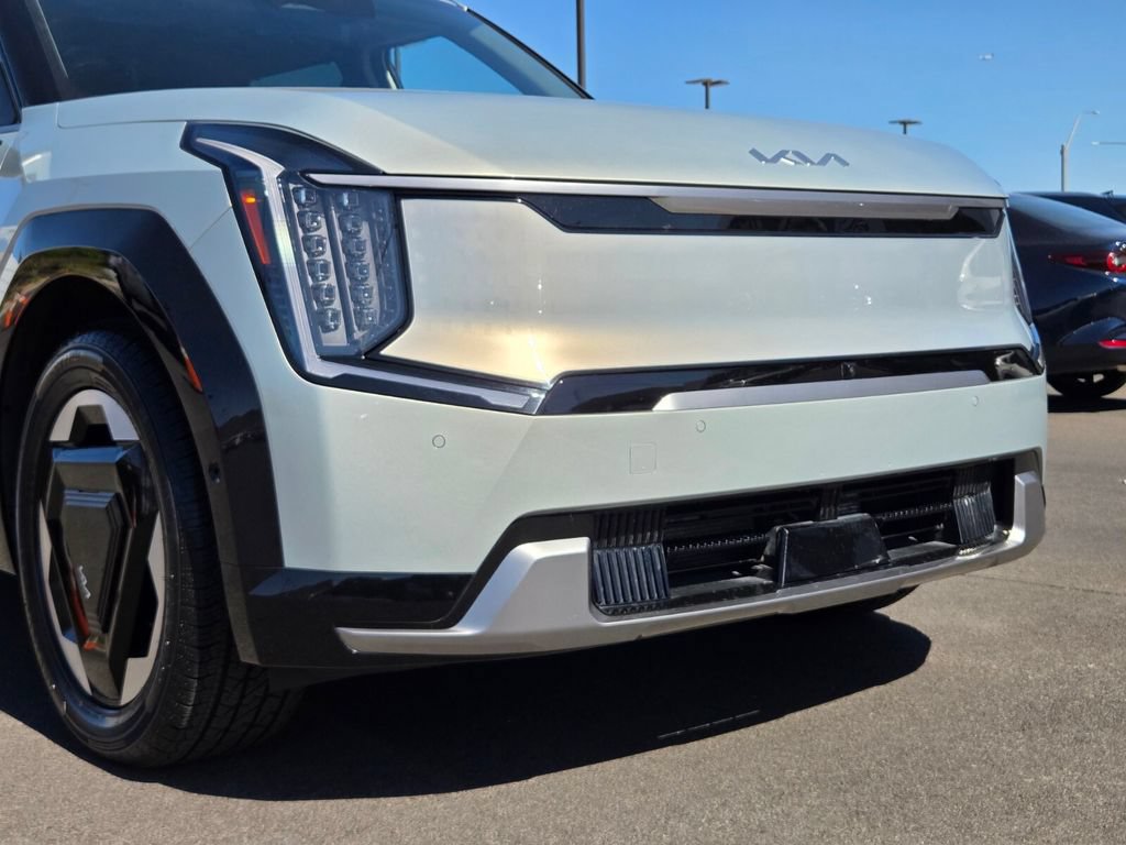 Used 2024 Kia EV9 Land AWD/4WD image 8