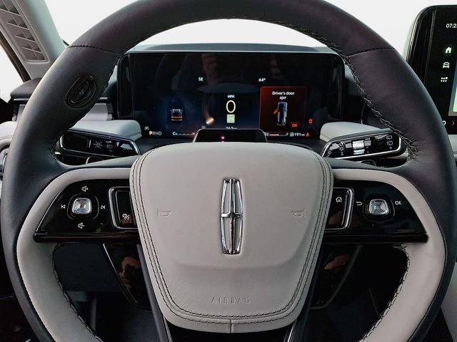 New 2026 Lincoln Aviator AWD image 16