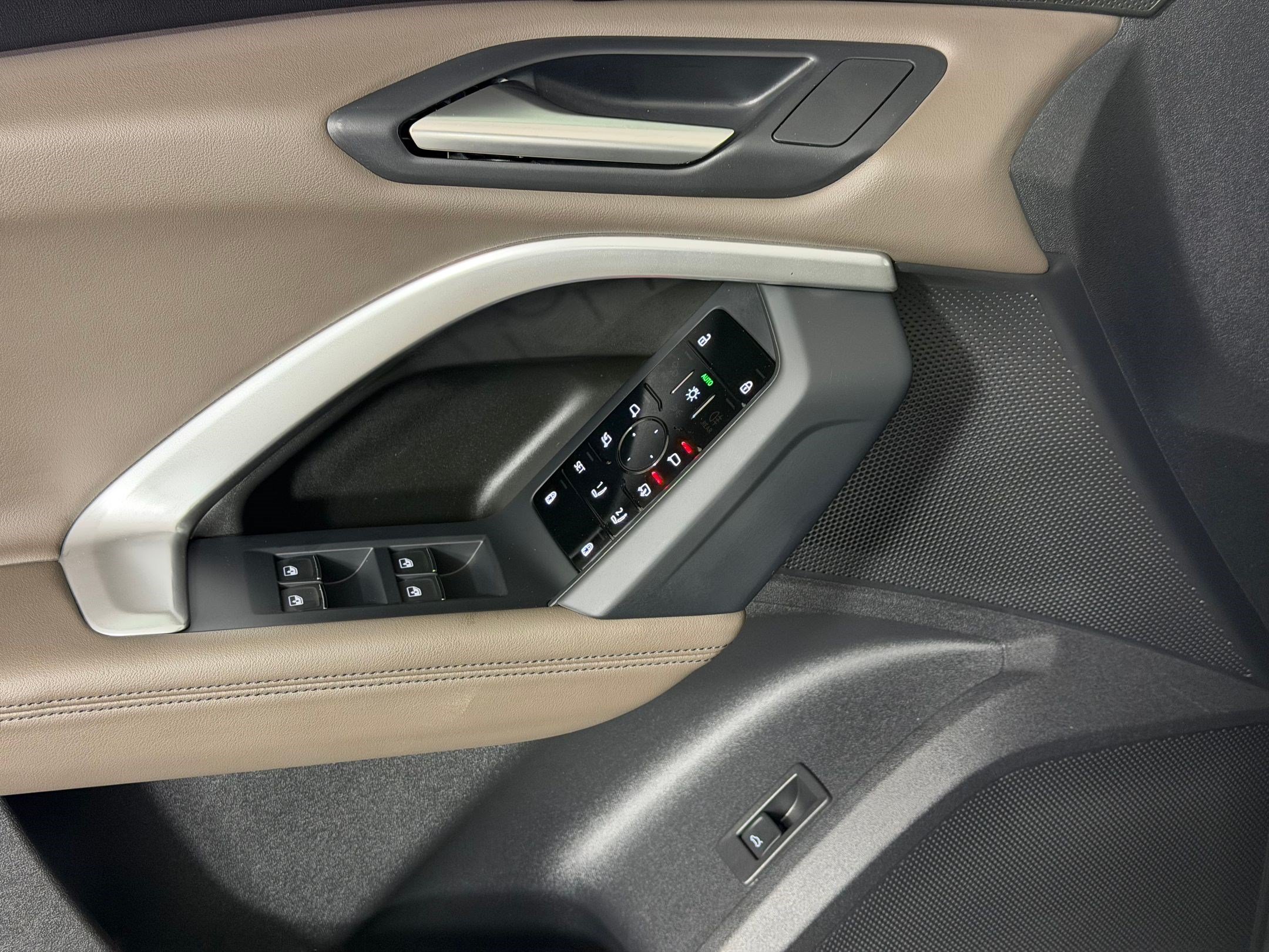 Certified 2025 Audi Q5 Premium w/ Convenience Package AWD/4WD image 14