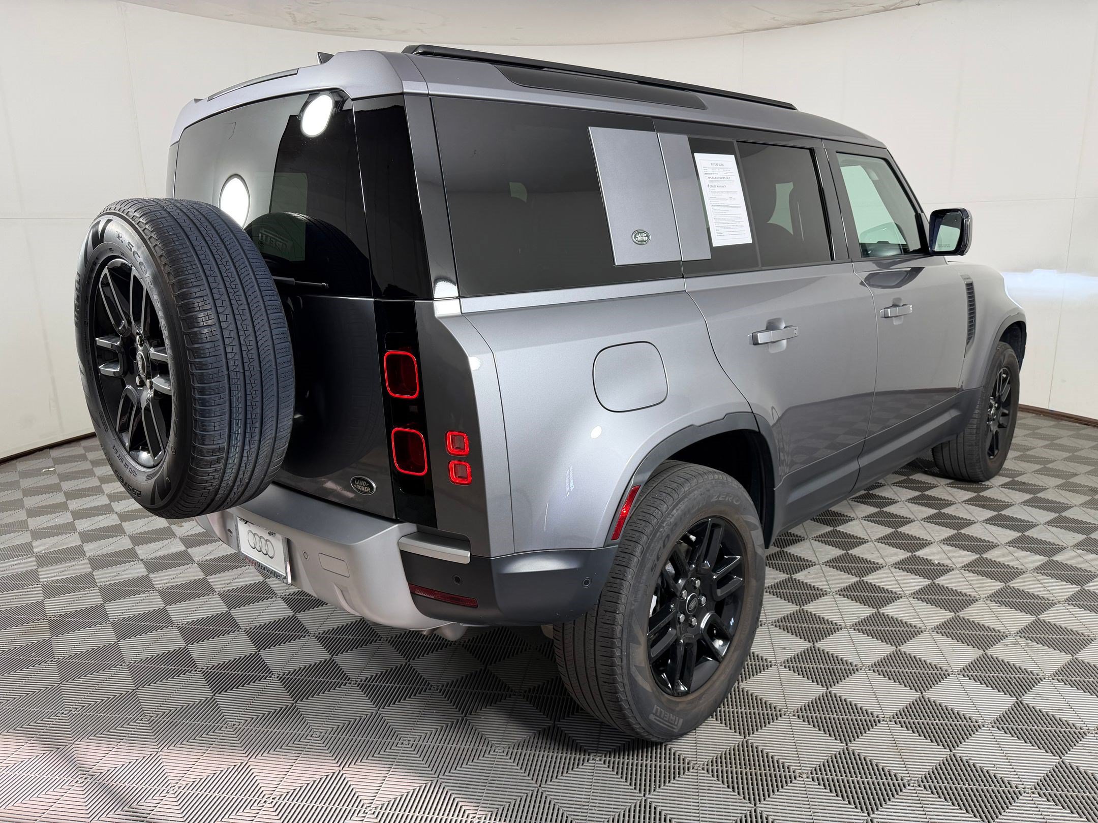 Used 2023 Land Rover Defender 110 S AWD/4WD image 9