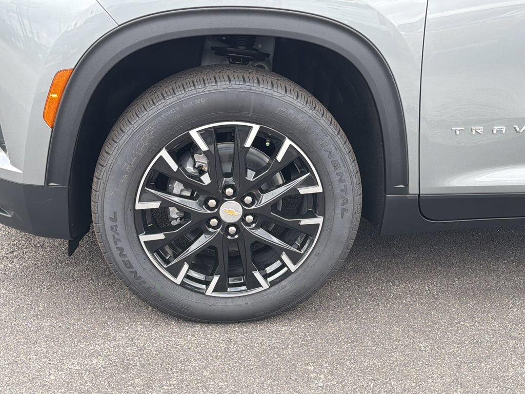 New 2026 Chevrolet Traverse LT w/ Sun and Wheel Package FWD image 7