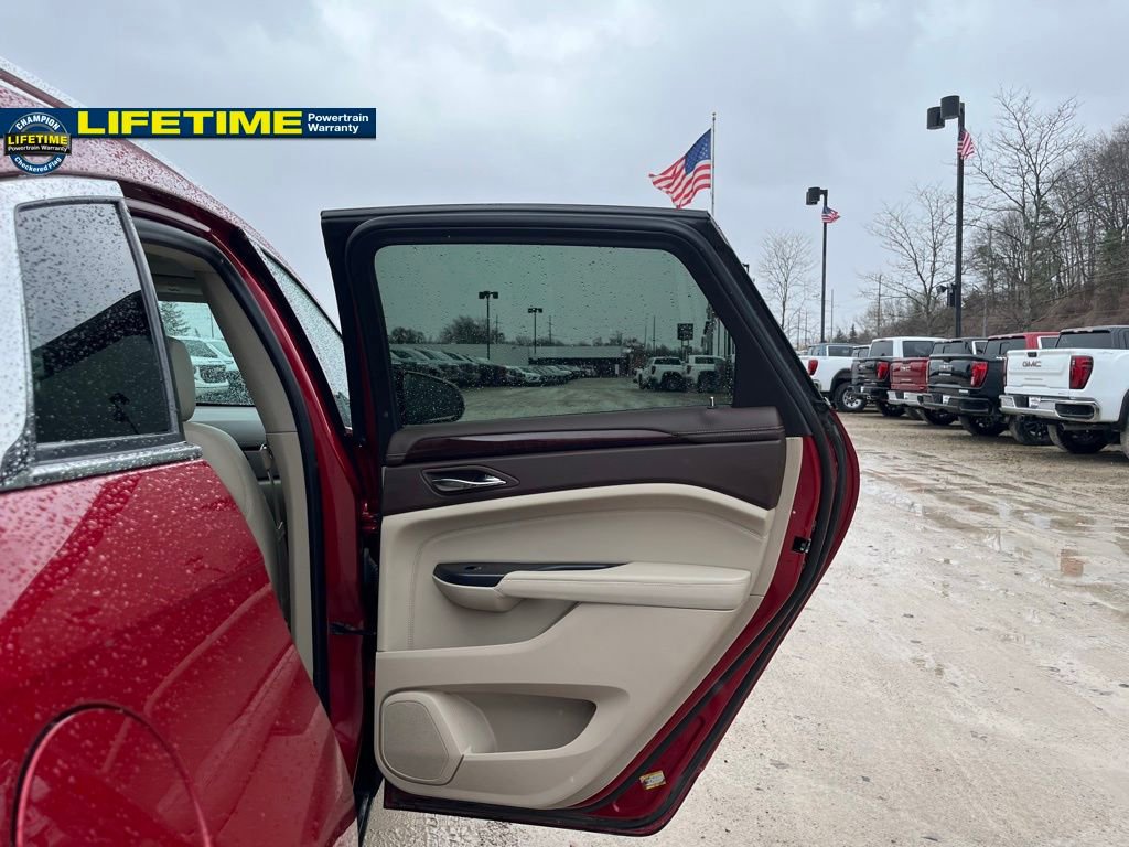 Used 2014 Cadillac SRX Luxury w/ Driver Awareness Package image 33