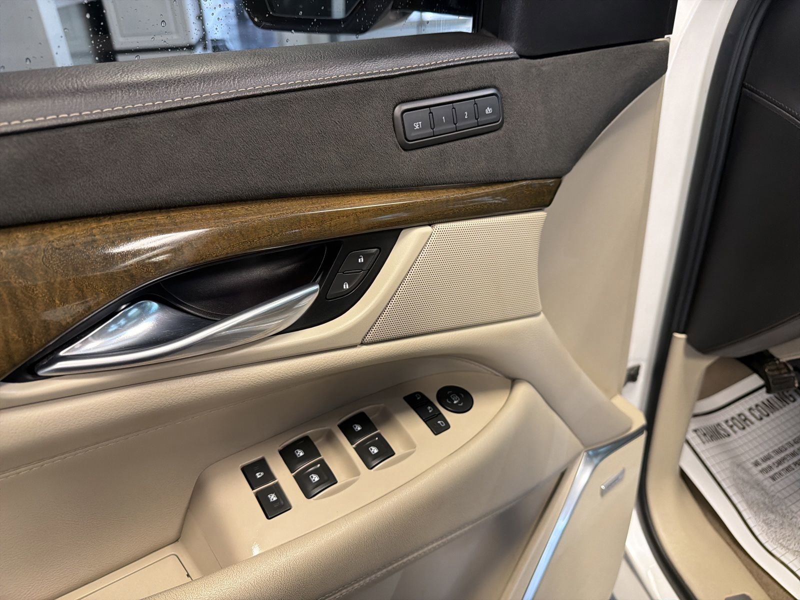 Used 2020 Cadillac Escalade ESV Luxury image 18