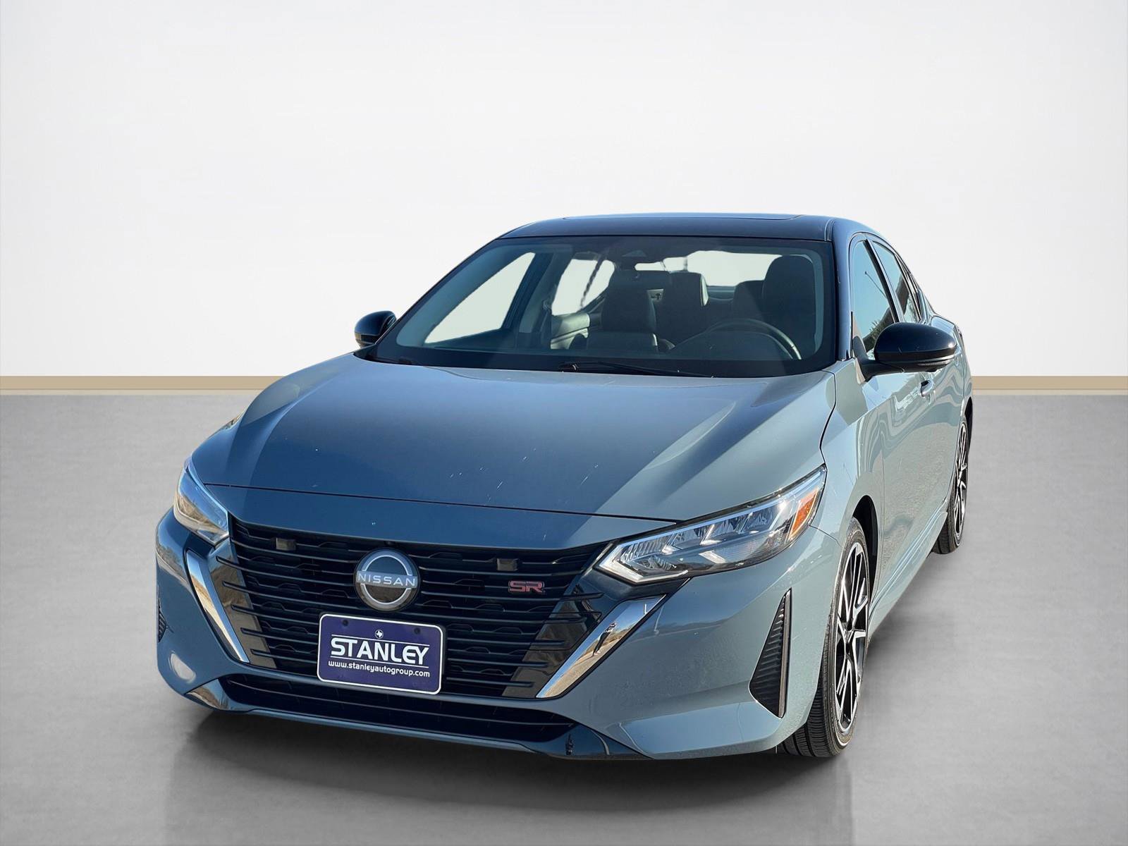 Used 2024 Nissan Sentra SR w/ SR Premium Package image 3