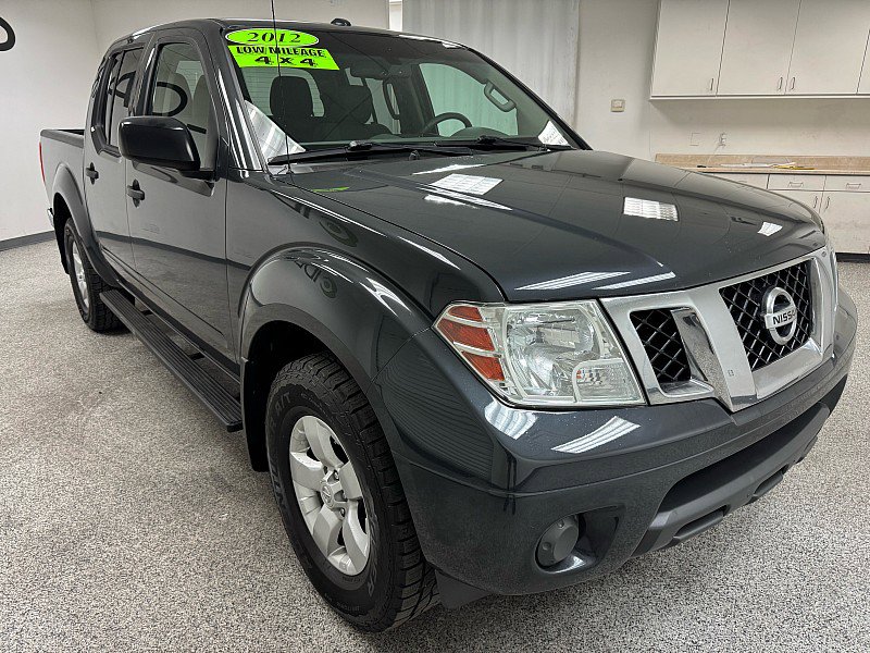 Used 2012 Nissan Frontier SV w/ SV Premium Utility Pkg AWD/4WD image 3