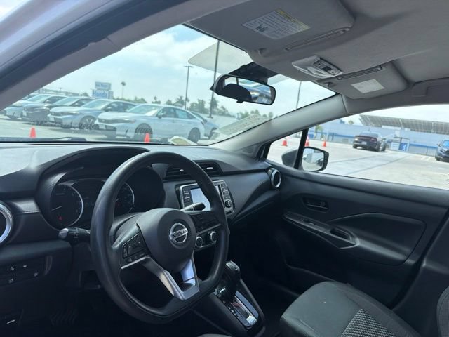 Used 2020 Nissan Versa S FWD image 3