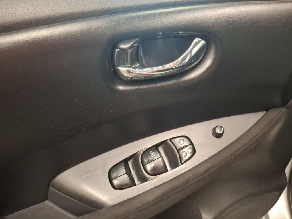 Used 2015 Nissan Leaf S w/ Charge Package FWD image 15