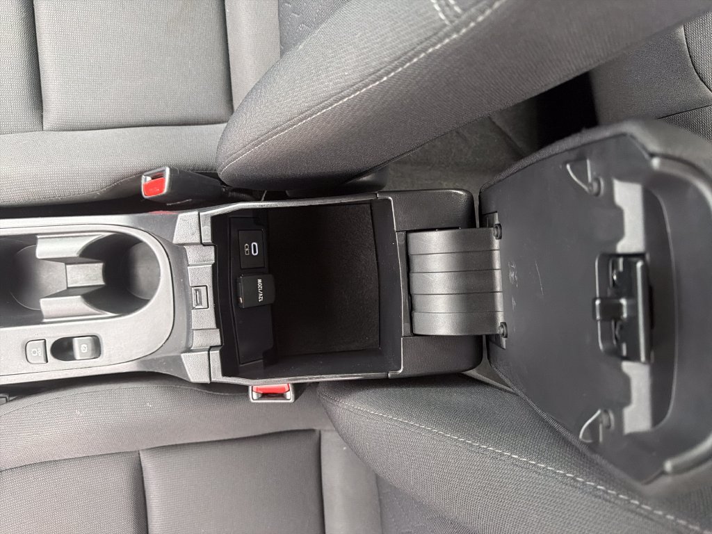 Used 2025 Toyota Corolla LE FWD image 22