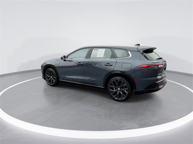 Used 2025 Toyota Crown Signia Limited w/ Advanced Technology Package image 6