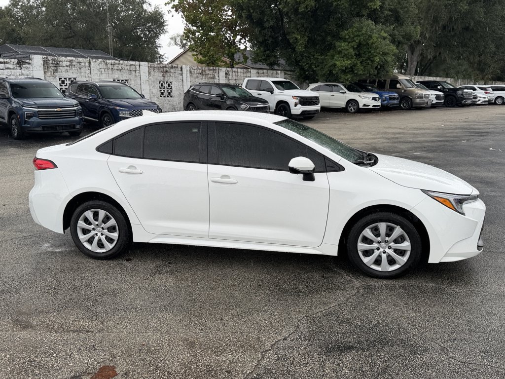 Used 2025 Toyota Corolla LE FWD image 4