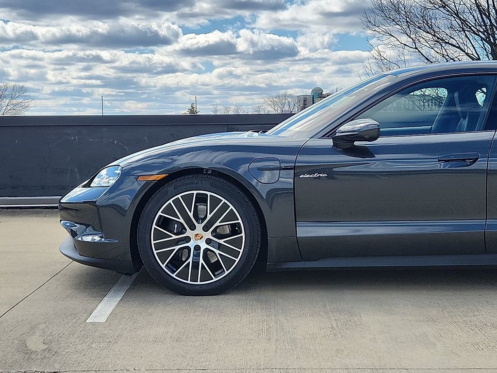 New 2026 Porsche Taycan image 6