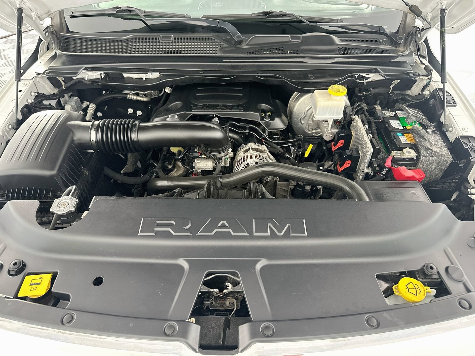 Used 2019 RAM 1500 Laramie AWD/4WD image 33