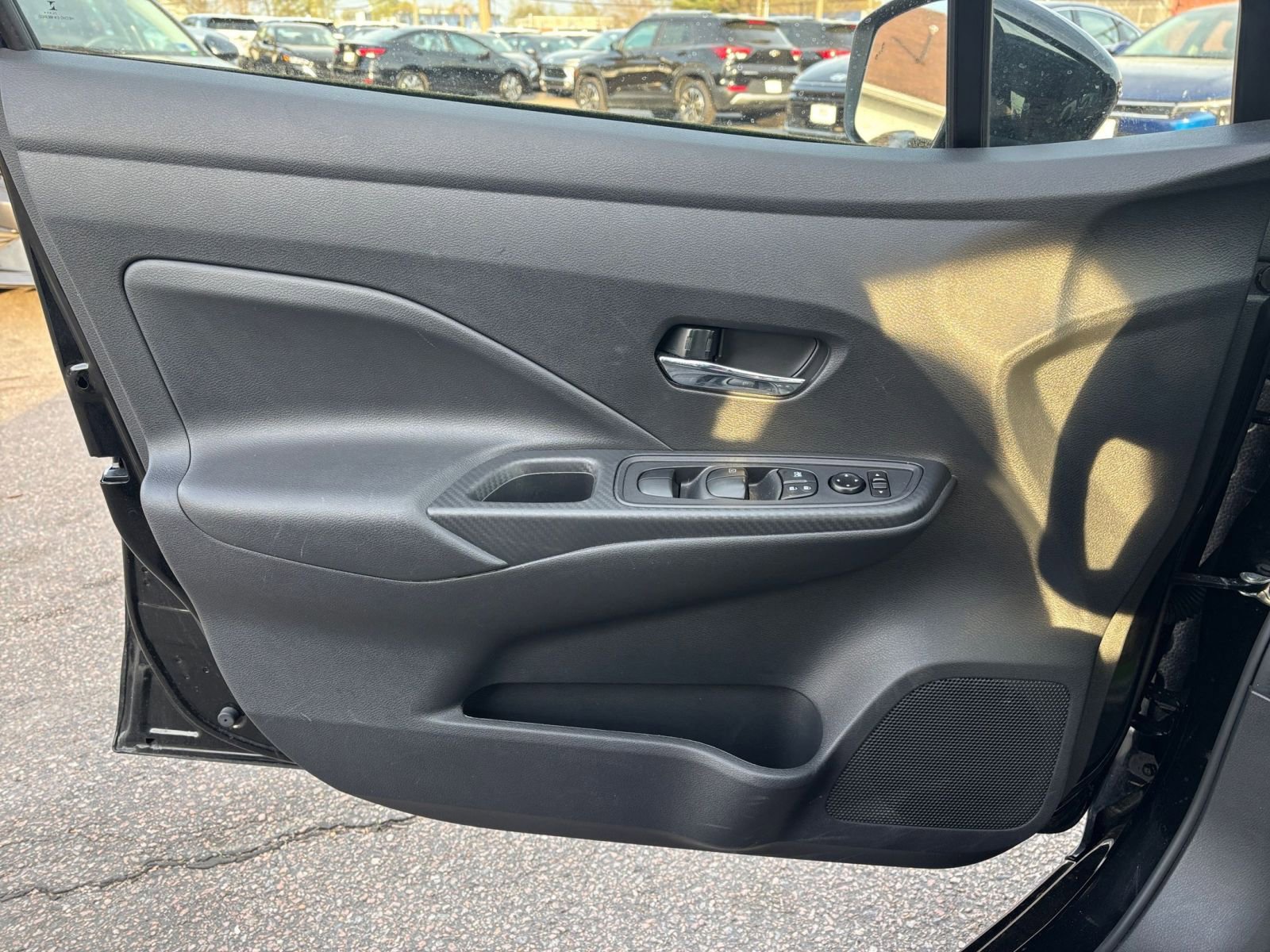 Used 2025 Nissan Versa SV image 18