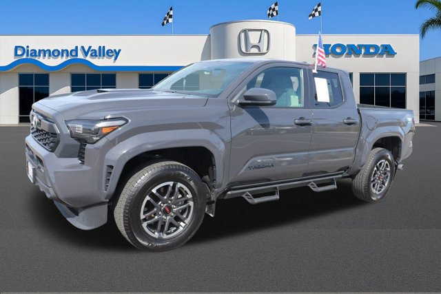 Used 2024 Toyota Tacoma TRD Sport image 3