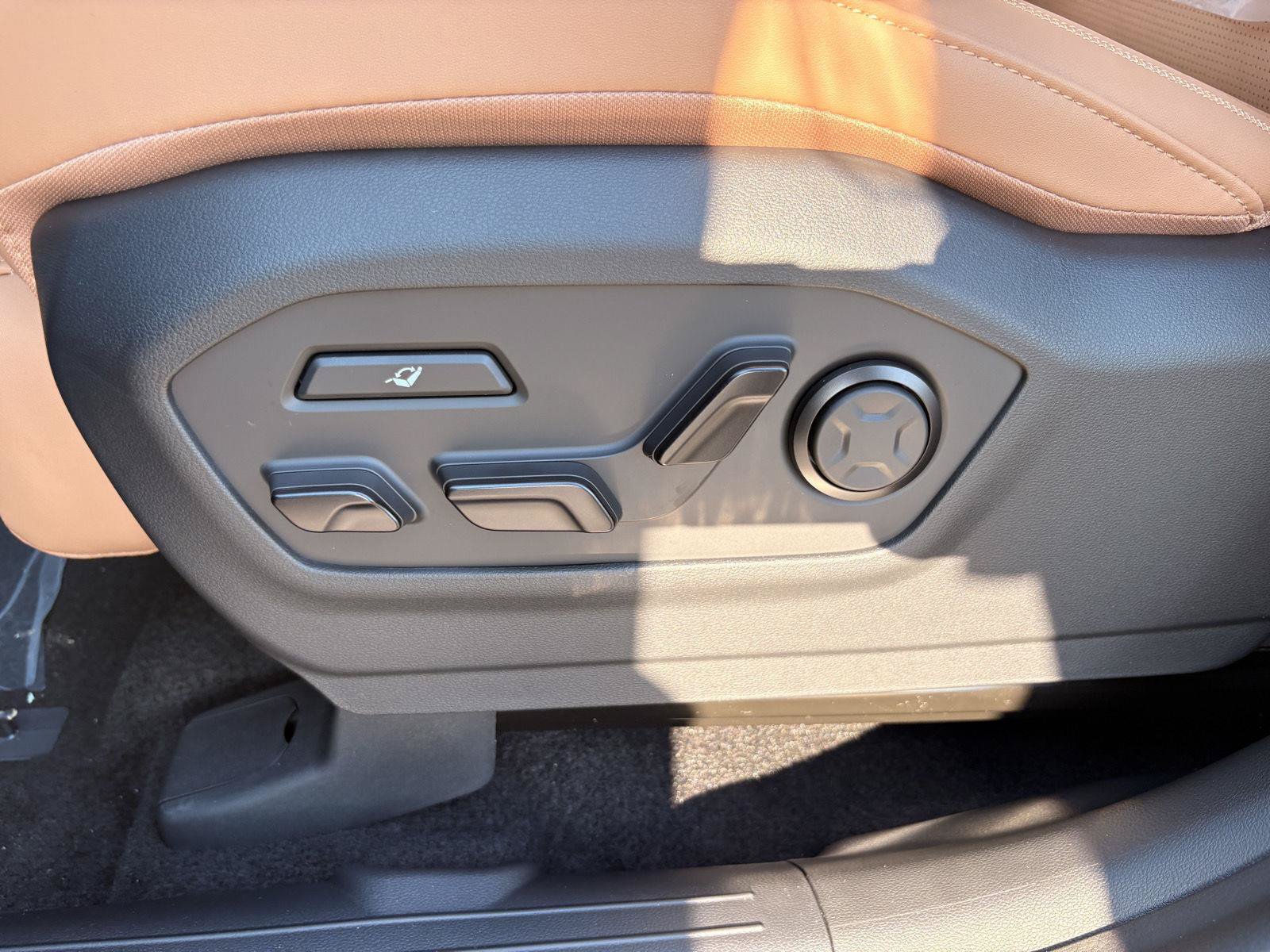New 2027 Hyundai Santa Fe Calligraphy FWD image 17