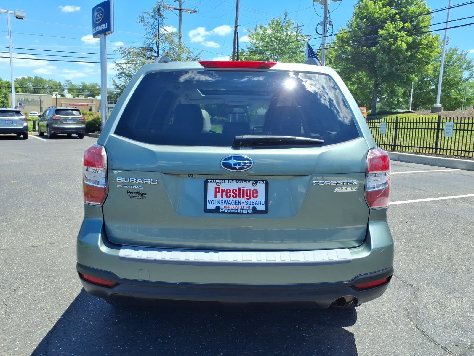 Used 2015 Subaru Forester 2.5i Premium w/ Popular Package #1 AWD/4WD image 3
