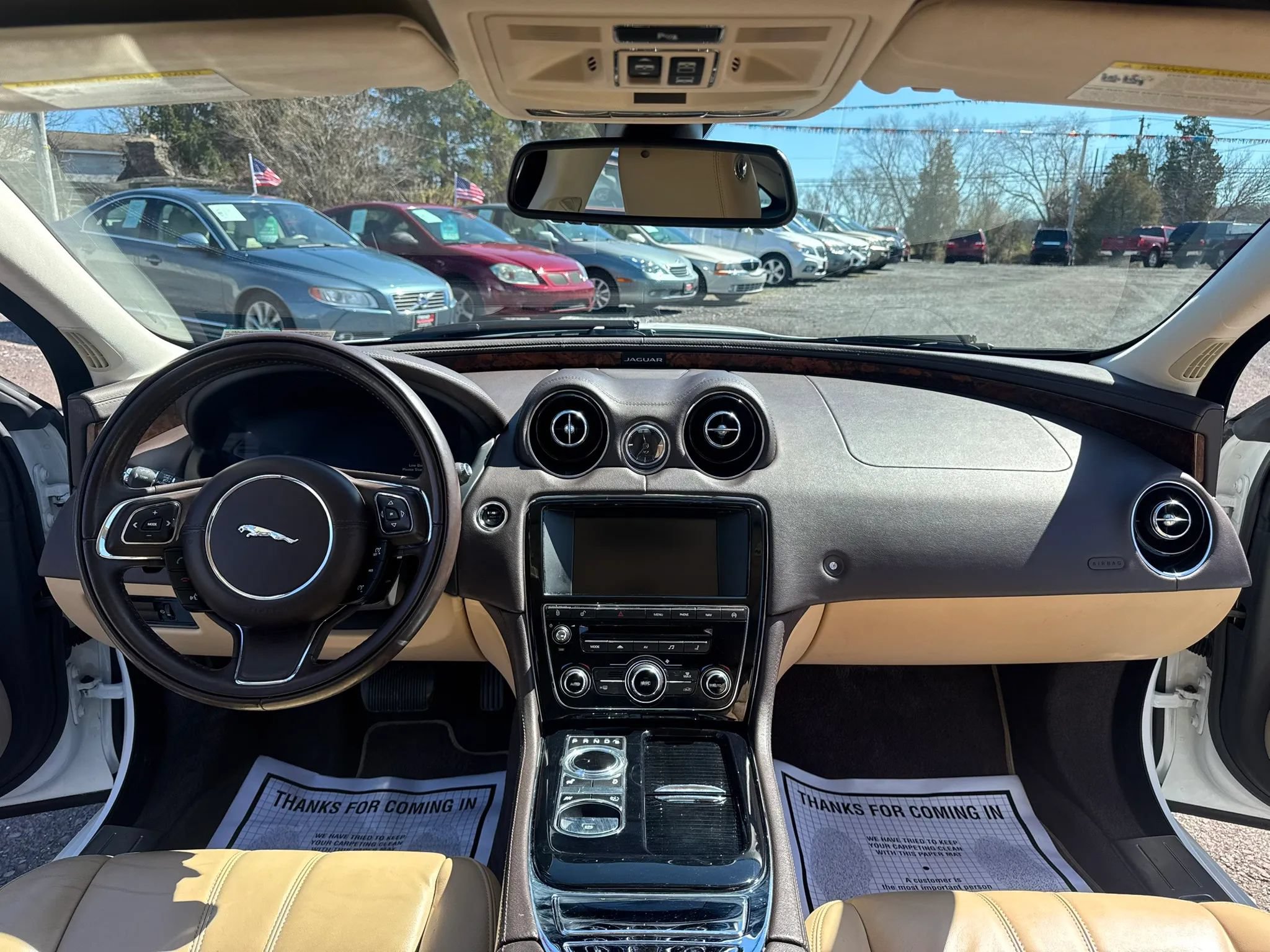 Used 2015 Jaguar XJ RWD image 24
