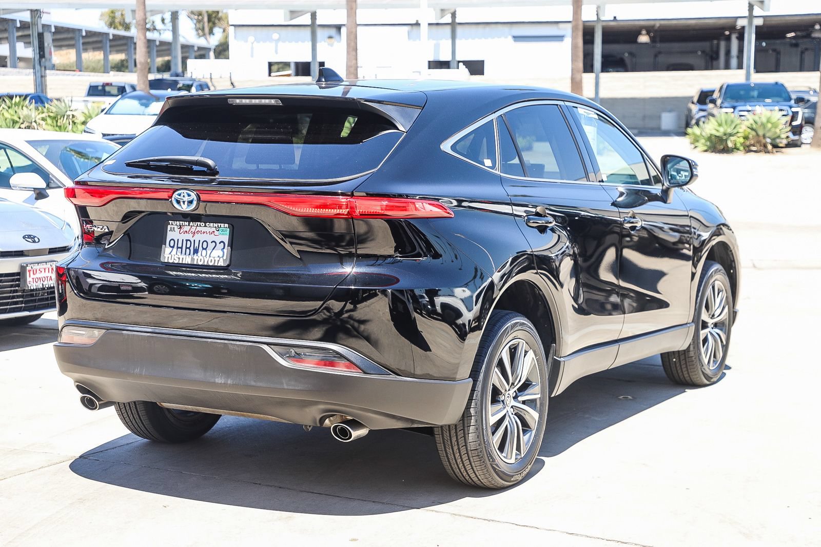 Certified 2023 Toyota Venza LE AWD/4WD image 6