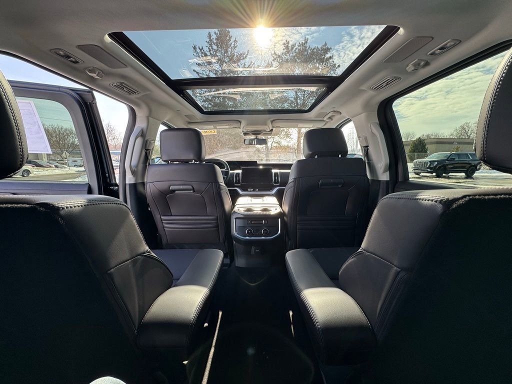 Used 2025 Ford Expedition Platinum w/ Platinum Ultimate Package image 41