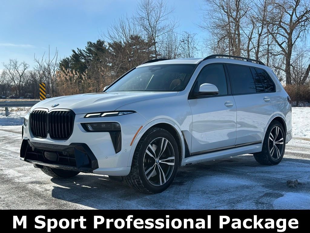Used 2023 BMW X7 xDrive40i w/ M Sport Package image 3