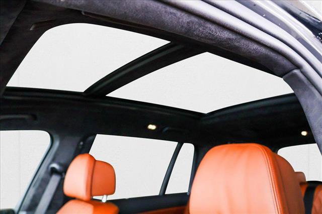 Used 2025 BMW X7 M60i w/ Executive Package image 11
